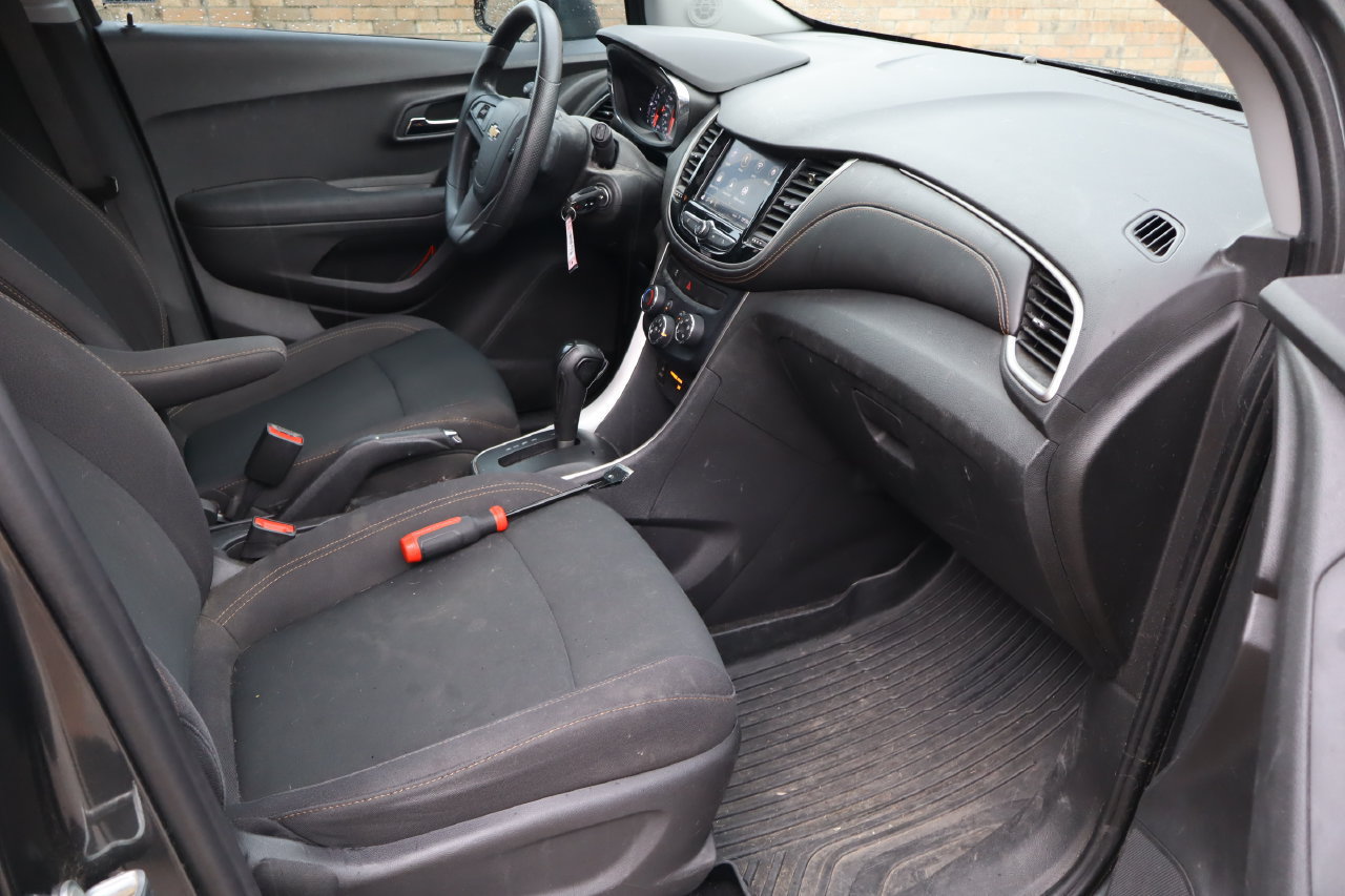 Used 2020 Chevrolet Trax LS w/ Tint and Cruise Package FWD image 16