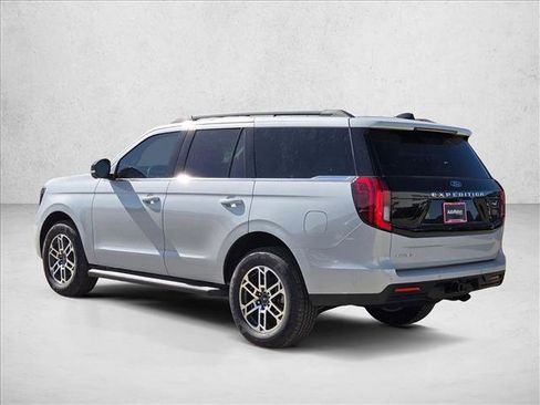 New 2026 Ford Expedition Active image 8