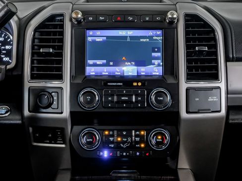 Used 2020 Ford F350 Lariat w/ Lariat Ultimate Package AWD/4WD image 25