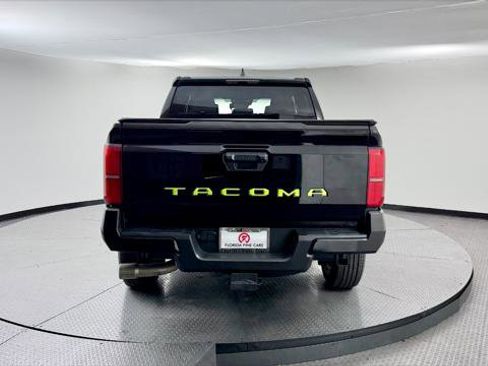 Used 2025 Toyota Tacoma SR5 image 7