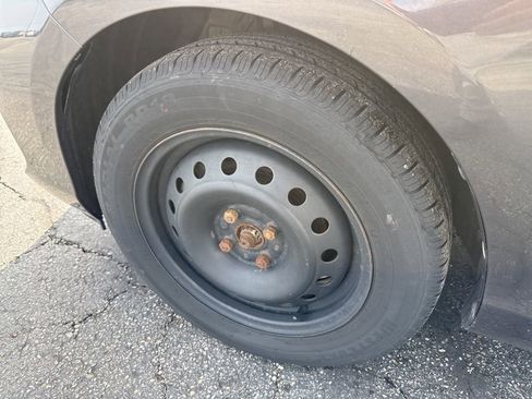 Used 2012 Toyota Prius C Two image 7