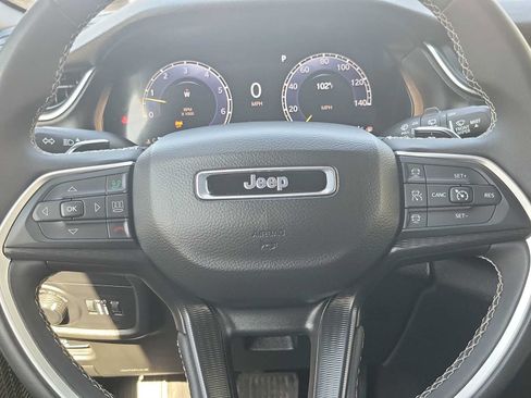 Used 2025 Jeep Grand Cherokee L Laredo AWD/4WD image 24
