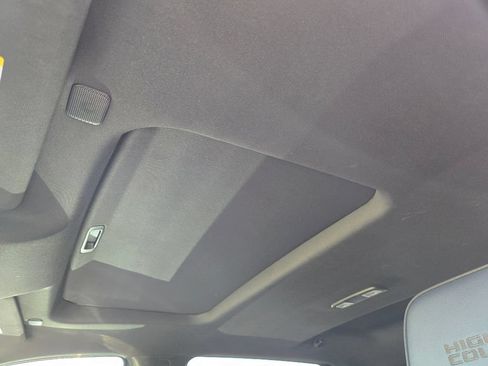 Used 2022 Chevrolet Silverado 1500 High Country w/ High Country Premium Package AWD/4WD image 4