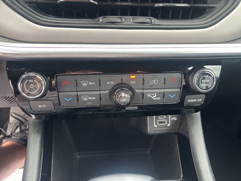 Used 2025 Jeep Compass Limited AWD/4WD image 13