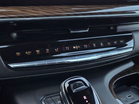 Used 2023 Cadillac Escalade Sport Platinum w/ LPO, ONYX Package image 21