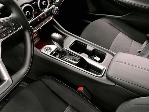 New 2025 Nissan Sentra SV image 8