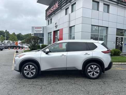 Certified 2023 Nissan Rogue SV w/ SV Premium B Package AWD/4WD image 5