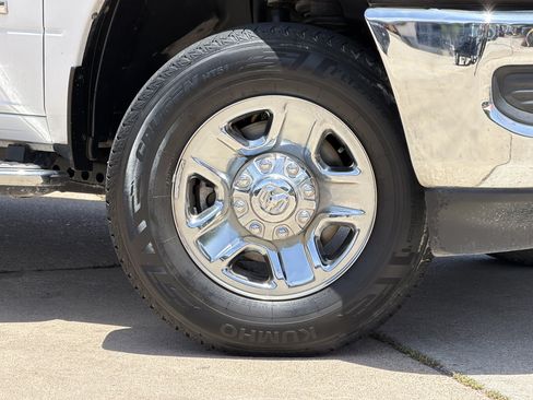 Used 2021 RAM 2500 Big Horn AWD/4WD image 3