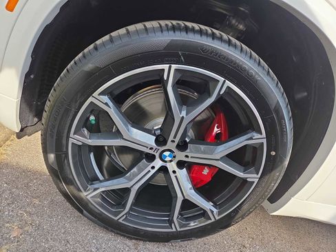 New 2026 BMW X5 xDrive40i w/ Executive Package image 9