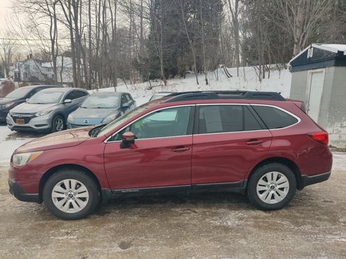 Used 2015 Subaru Outback 2.5i Premium image 3