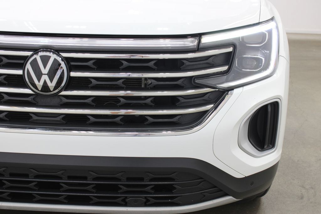 Used 2025 Volkswagen Atlas SE AWD/4WD image 8