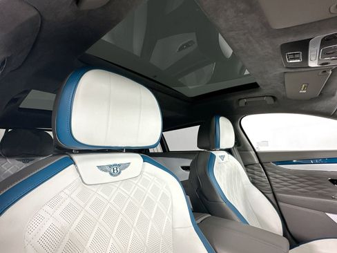 Used 2023 Bentley Flying Spur V8 AWD/4WD image 22