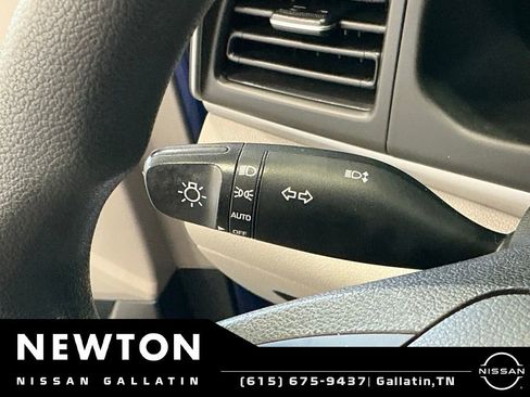 Used 2020 Hyundai Elantra SEL FWD image 28