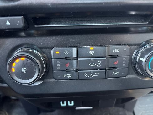 Used 2016 Ford F150 XLT w/ Equipment Group 302A Luxury AWD/4WD image 19