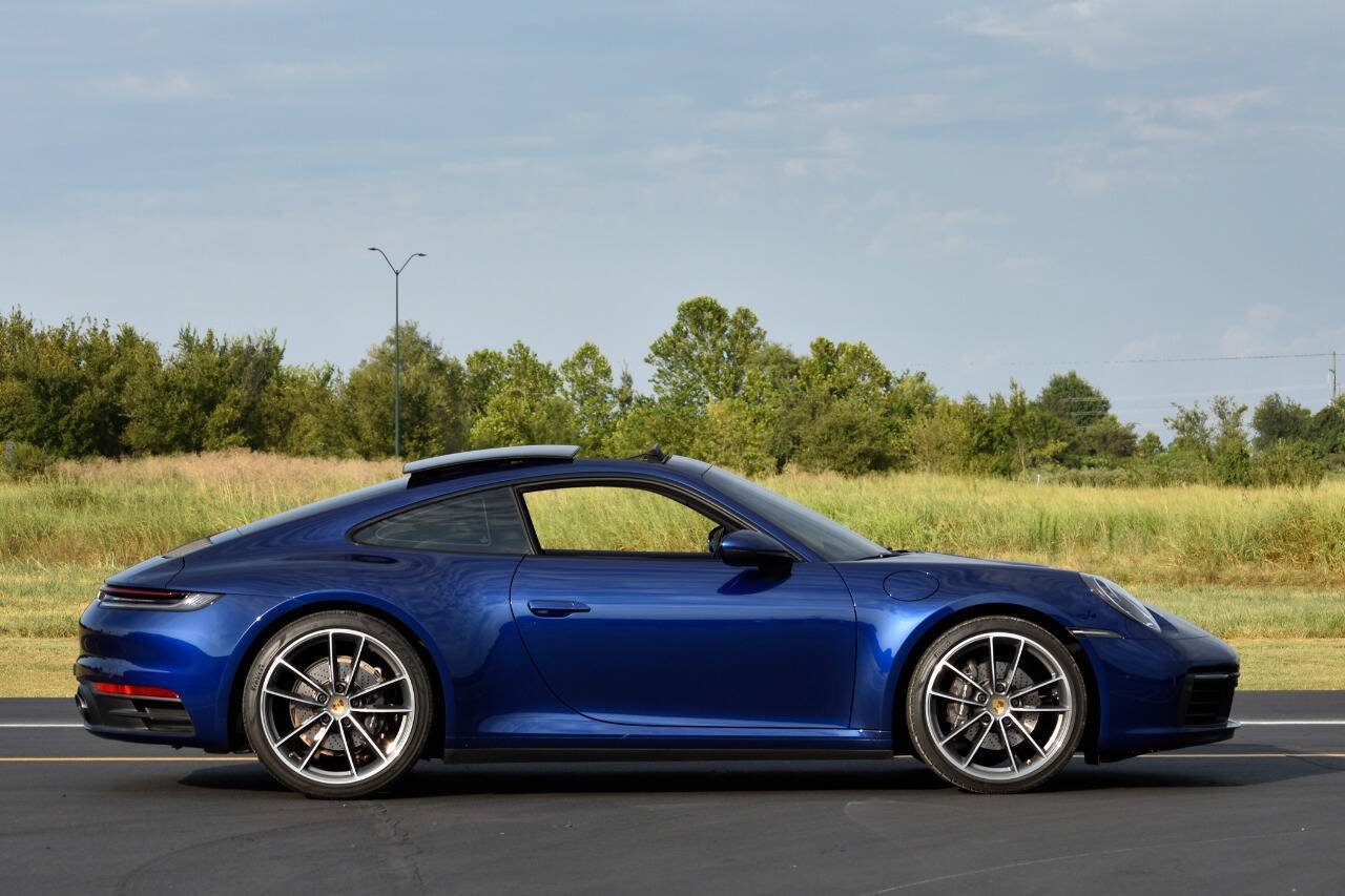 Used 2020 Porsche 911 Carrera image 2