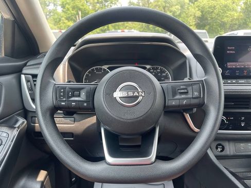 Used 2024 Nissan Rogue S FWD image 24