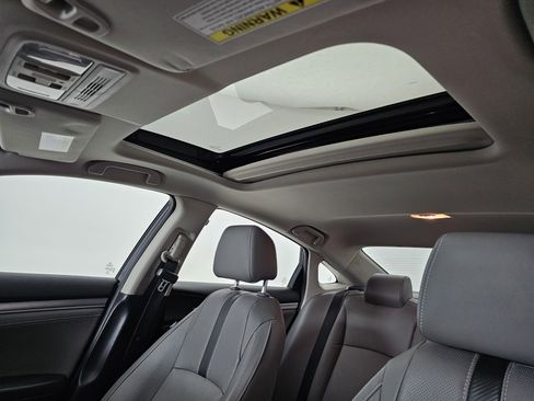 Used 2017 Honda Civic EX-L image 8