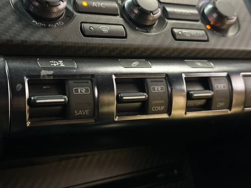 Used 2015 Nissan GT-R Premium AWD/4WD image 35
