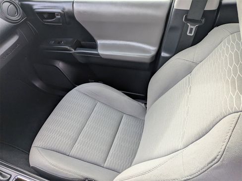 Used 2017 Toyota Tacoma SR image 16