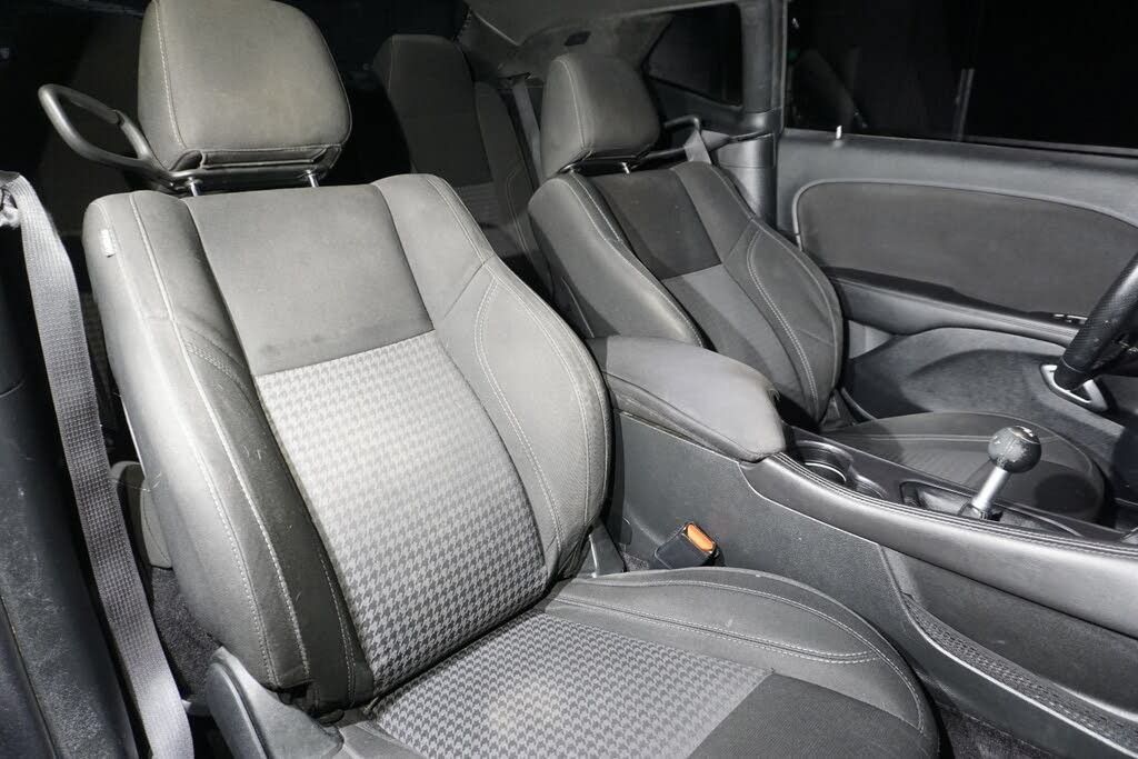 Used 2018 Dodge Challenger R/T w/ Blacktop Package RWD image 28