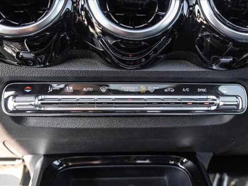 New 2026 Mercedes-Benz GLB 250 4MATIC image 17