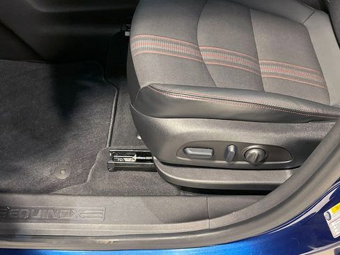 Used 2020 Chevrolet Equinox LT image 21