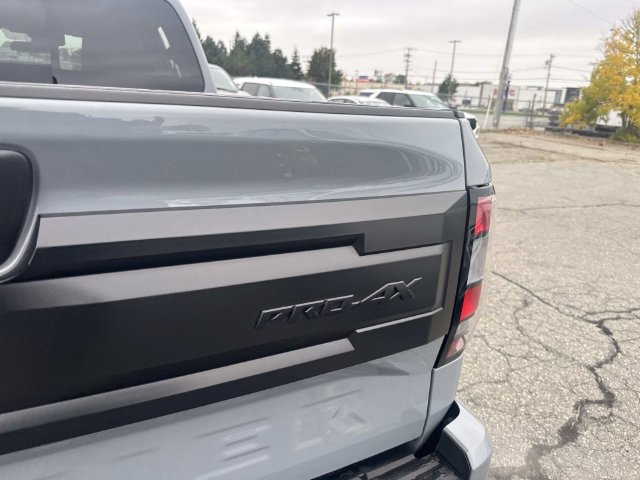 Used 2026 Nissan Frontier PRO-4X AWD/4WD image 5