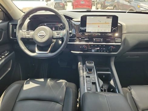 Certified 2024 Nissan Pathfinder SL FWD image 14