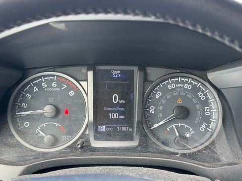 Used 2021 Toyota Tacoma TRD Off-Road image 10