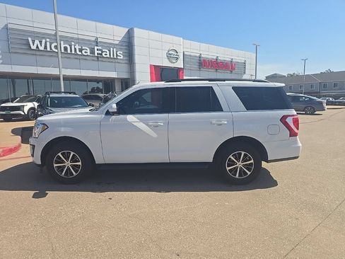Used 2020 Ford Expedition XLT RWD image 2