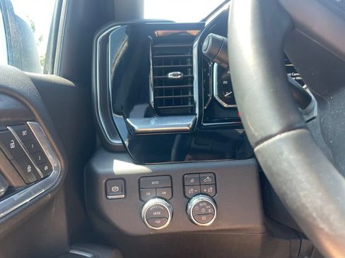 Used 2026 GMC Sierra 1500 SLT AWD/4WD image 12