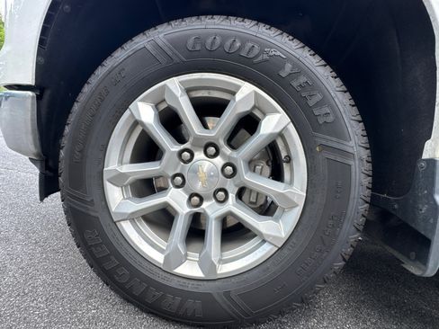 Used 2023 Chevrolet Silverado 1500 LT RWD image 12