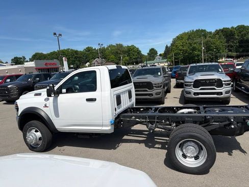 New 2026 RAM 5500 Tradesman w/ Chrome Appearance Group AWD/4WD image 6