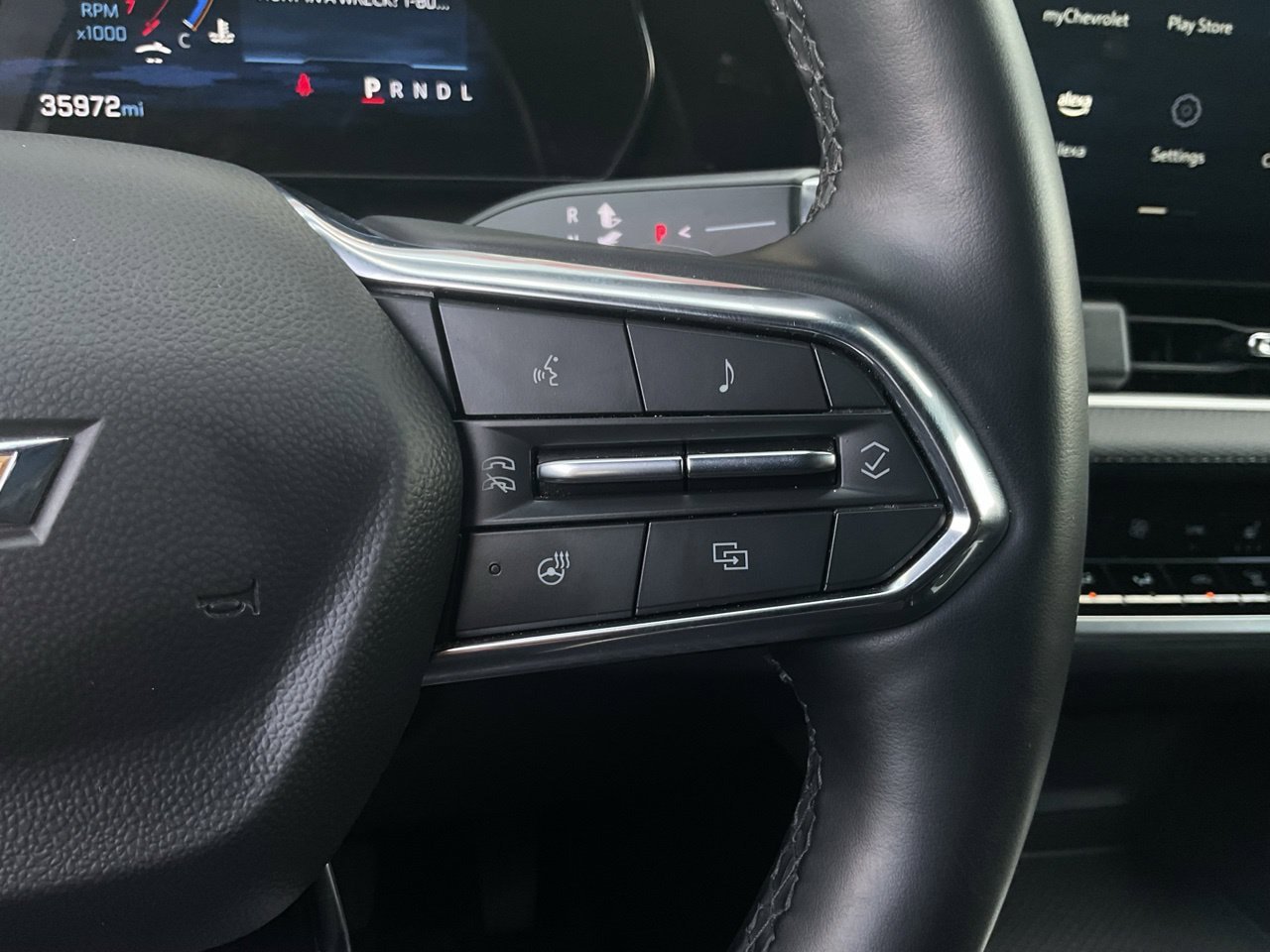 Used 2025 Chevrolet Equinox LT w/ Convenience Package II FWD image 31