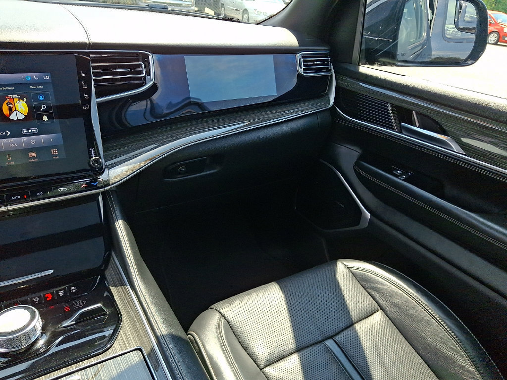 Used 2022 Jeep Wagoneer Series II w/ Convenience Group I AWD/4WD image 17