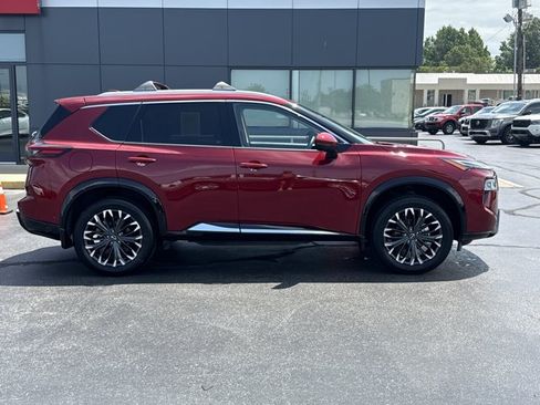 Certified 2026 Nissan Rogue Platinum w/ Platinum Premium Package AWD/4WD image 2