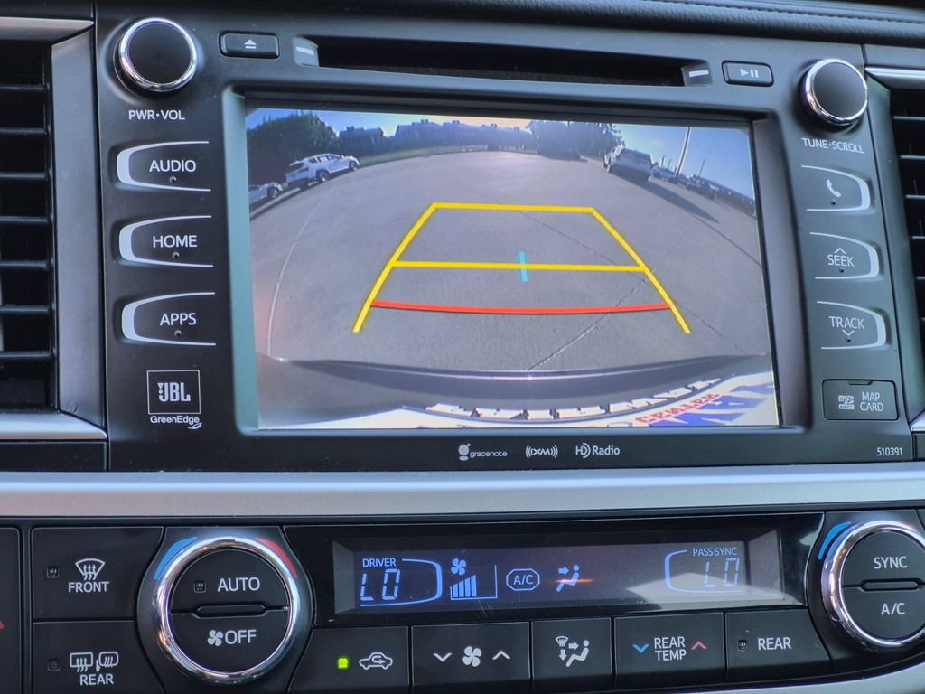Used 2019 Toyota Highlander Limited FWD image 25