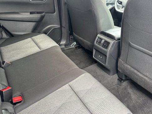 Used 2025 Nissan Rogue SV AWD/4WD image 29