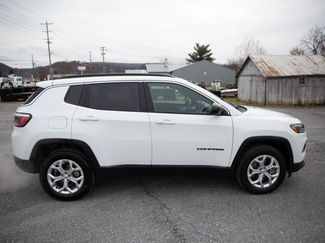Used 2024 Jeep Compass Latitude video 2