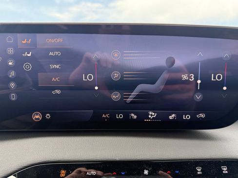 New 2026 Buick Enclave Preferred AWD/4WD image 18