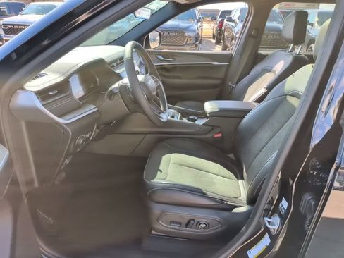 New 2026 Jeep Grand Cherokee Laredo image 22