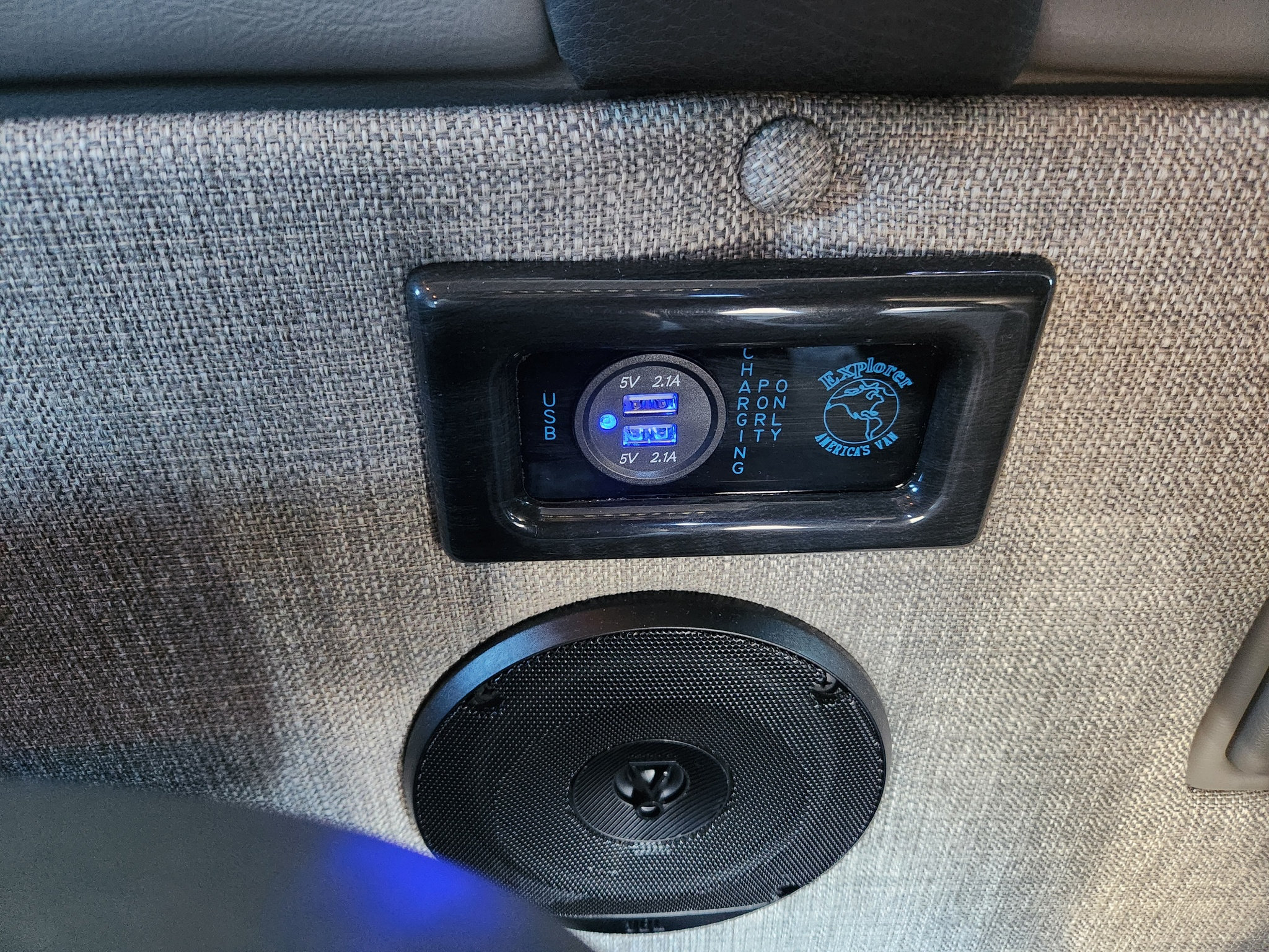 Used 2023 Ford Transit 150 Low Roof AWD image 26