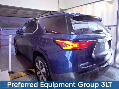 Used 2023 Chevrolet Traverse LT w/ LT Premium Package AWD/4WD image 3