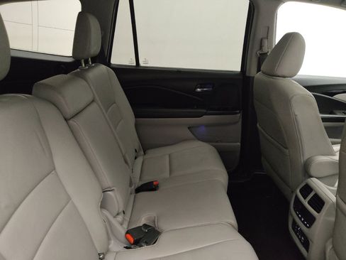 Used 2016 Honda Pilot Touring image 19