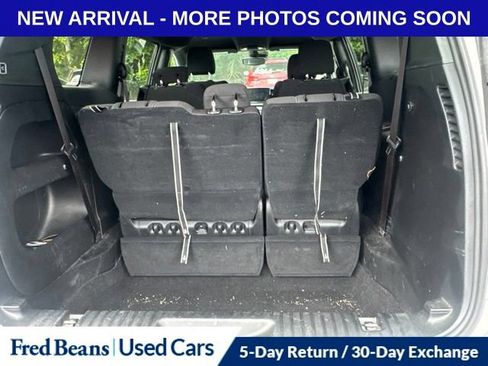 Used 2024 Chrysler Pacifica Touring FWD image 16