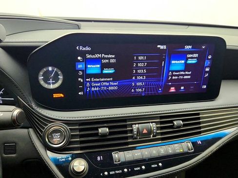 Used 2022 Lexus LS 500 w/ Accessory Package (Z2) RWD image 18