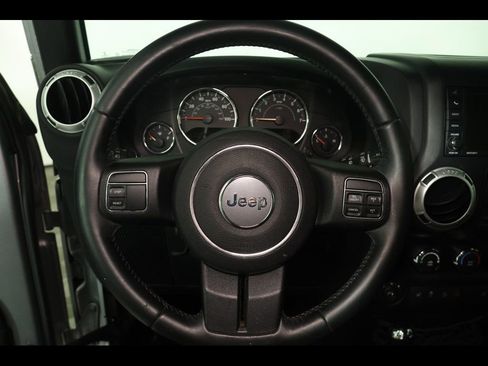 Used 2016 Jeep Wrangler Unlimited Sahara w/ Trailer Tow Group AWD/4WD image 17
