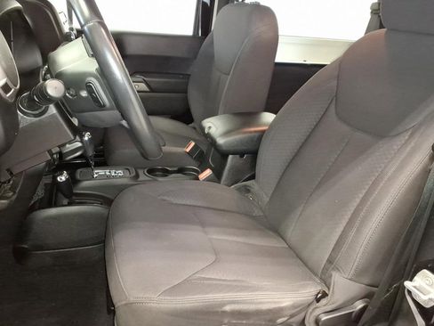 Used 2013 Jeep Wrangler Sport image 15