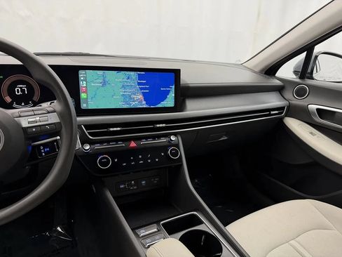 Used 2025 Hyundai Sonata SEL FWD image 17