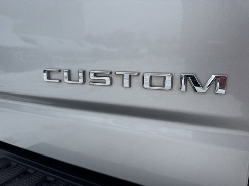 Used 2022 Chevrolet Silverado 2500 Custom w/ Custom Value Package image 50